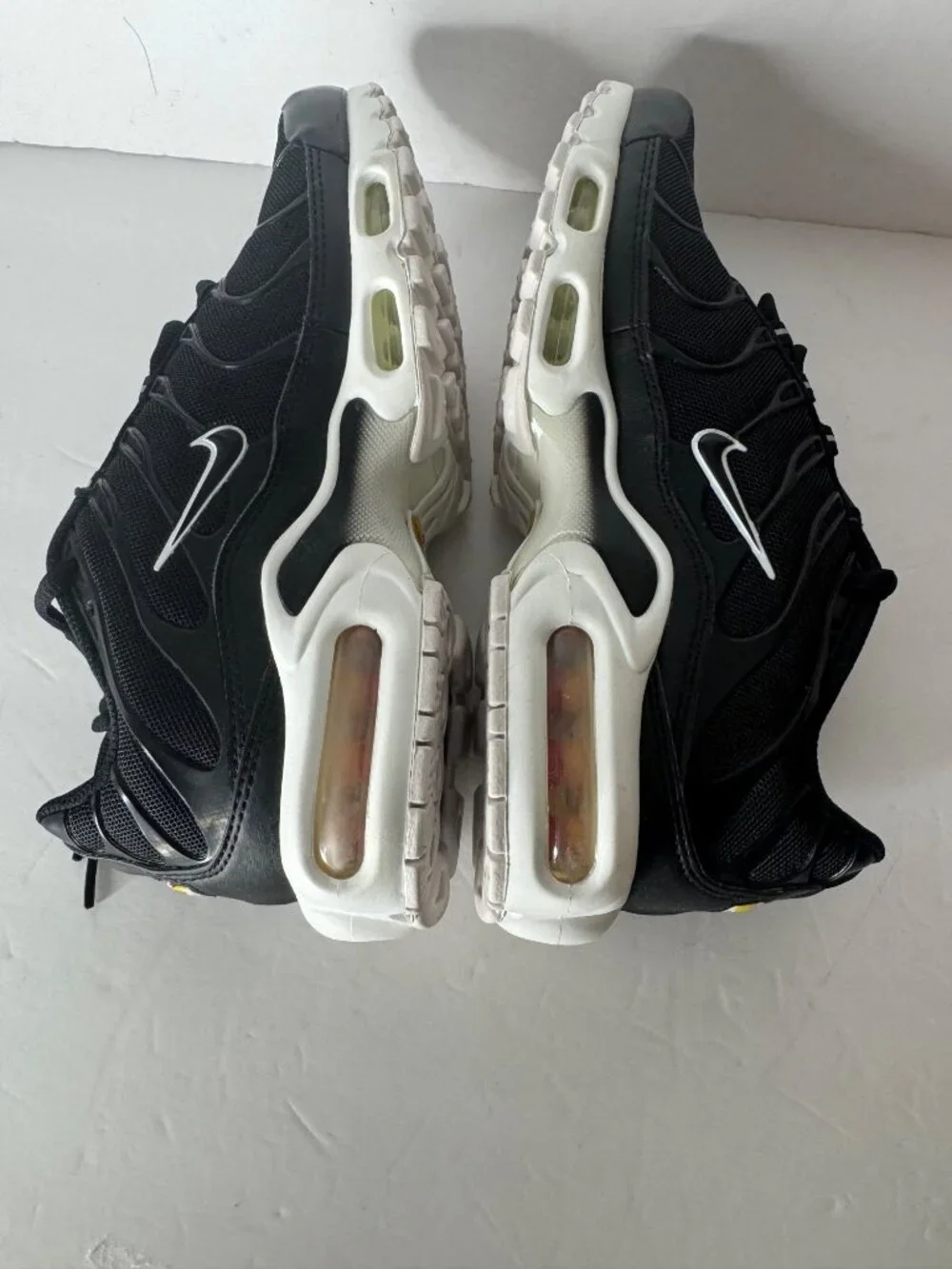 Nike Air Max Plus Sneakers Shoes Women's US 6.5 EU 37.5 NIB Black White